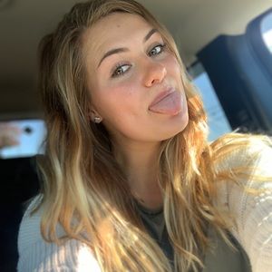 Meet your Posher, Holly